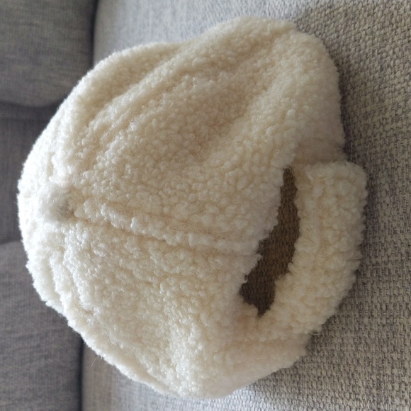 Zara faux shearling cap - Picture 11 of 12